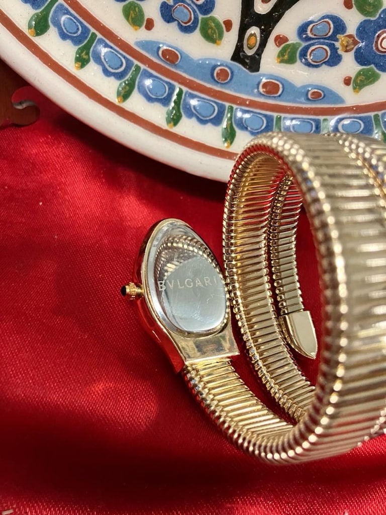 Bvlgari Zarif Yeşil Kadranlı Altın Tonlu yılan kordunlu kadın Saat - 7