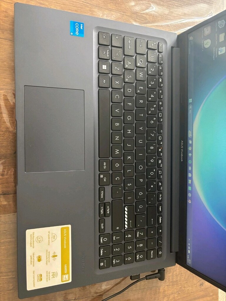 ASUS Vivabook X1502ZA-EJ490W Notebook i5 12. Nesil - 2