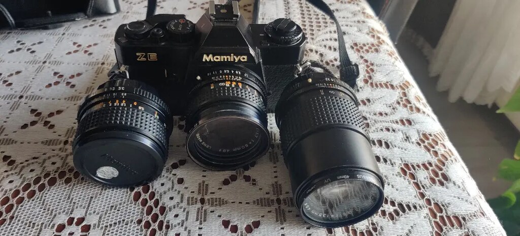 Mamiya ZE Analog Fotoğraf Makinesi.3 tane lens, flaş ve kılıfı mevcut. - 2