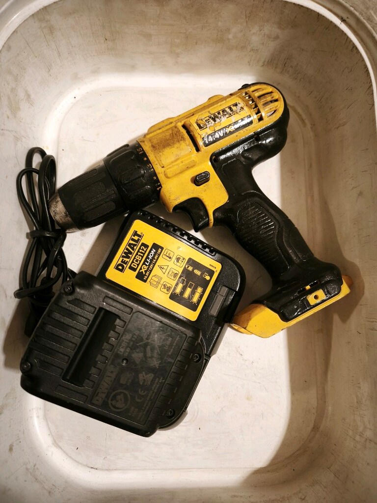 ORİJİNAL DEWALT 14 .4VOLT TEK BATARYALI ŞARJLI MATKAP - 3