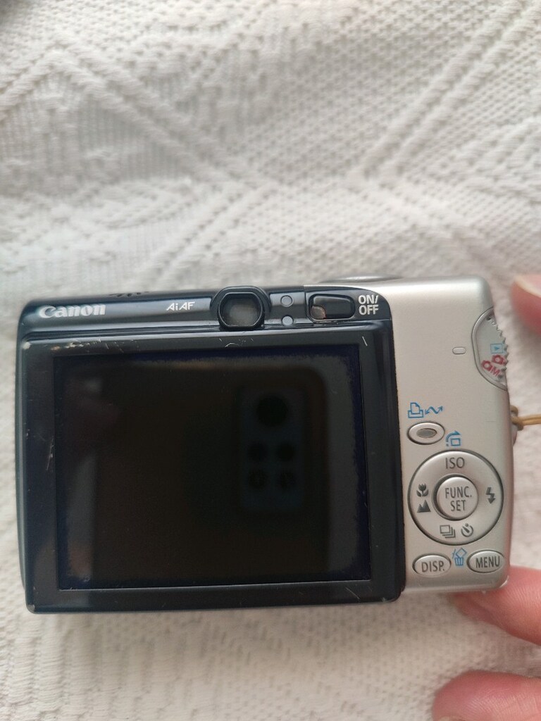 Canon IXUS 800 IS - 6