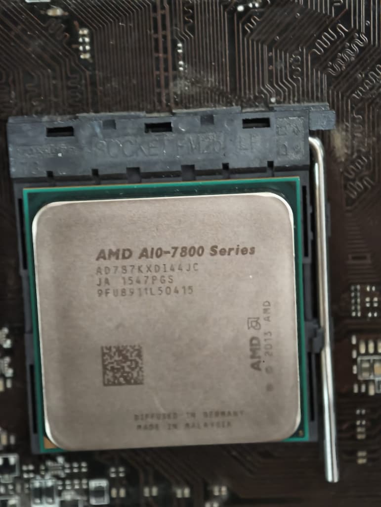 AMD A10-7870K Dört Çekirdek 3.90 GHz APU İşlemci - 8
