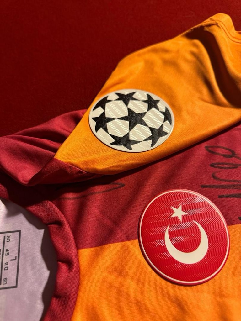 Galatasaray imzalı iç saha Forma - 2