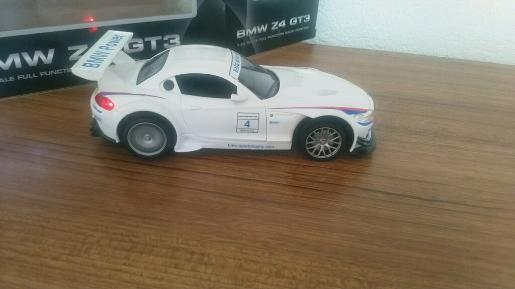 UZAKTAN KUMANDALI BMW Z4 SPOR ARABA - 13