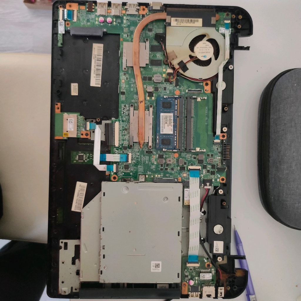 Arızalı Toshiba Laptop - 3