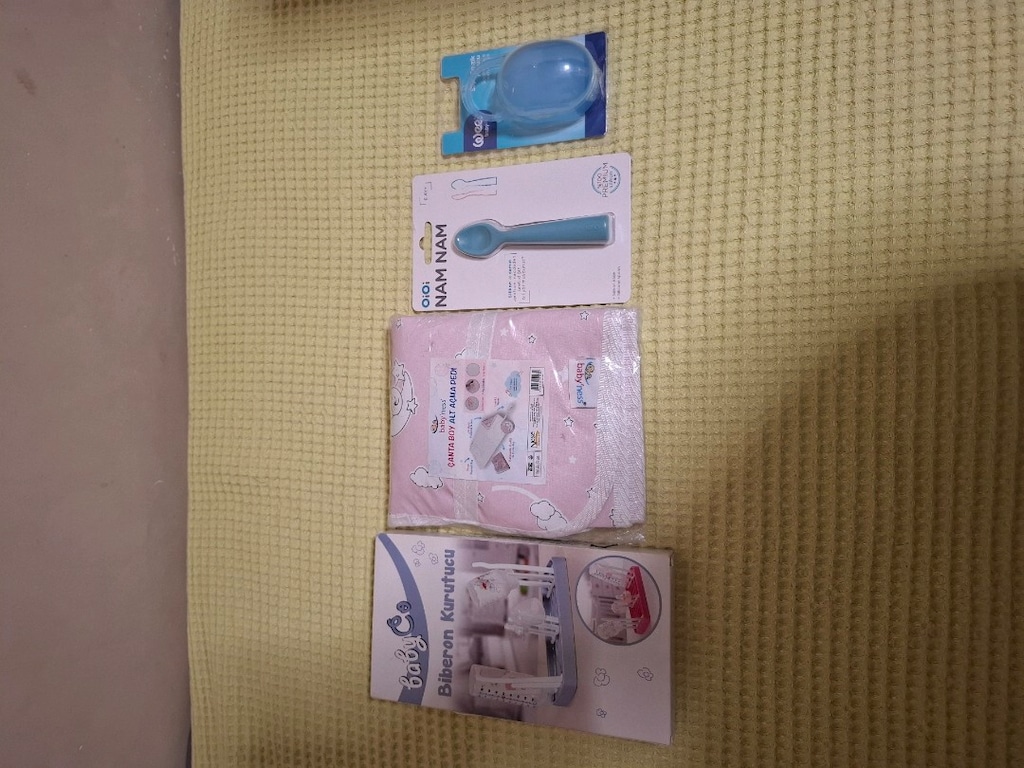 4--PARÇA -Emzik kutusu--Mama kaşığı-Altacma pedi-Bib.kurutucu - 2