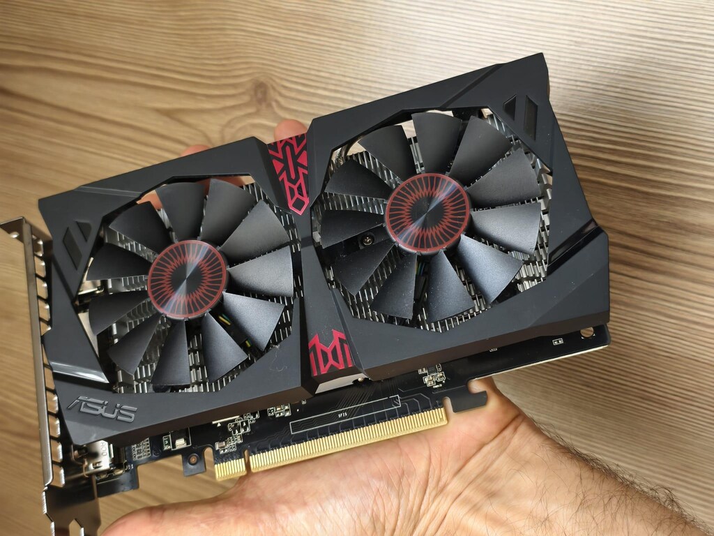 ASUS ROG STRİX GTX 750 Tİ 2GB EKRAN KARTI