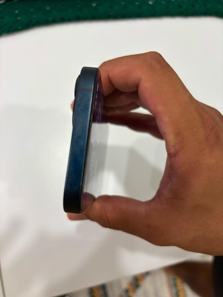 iPhone 13 - 4