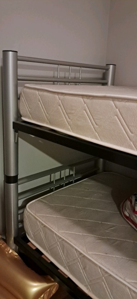 Kelebek mobilya metal ranza metalik gri renk, yataklar dahil. - 2