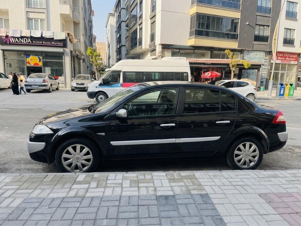 megan iki makyaj lı kasa 1.5 dci 105 beygir 6 illeri - 3