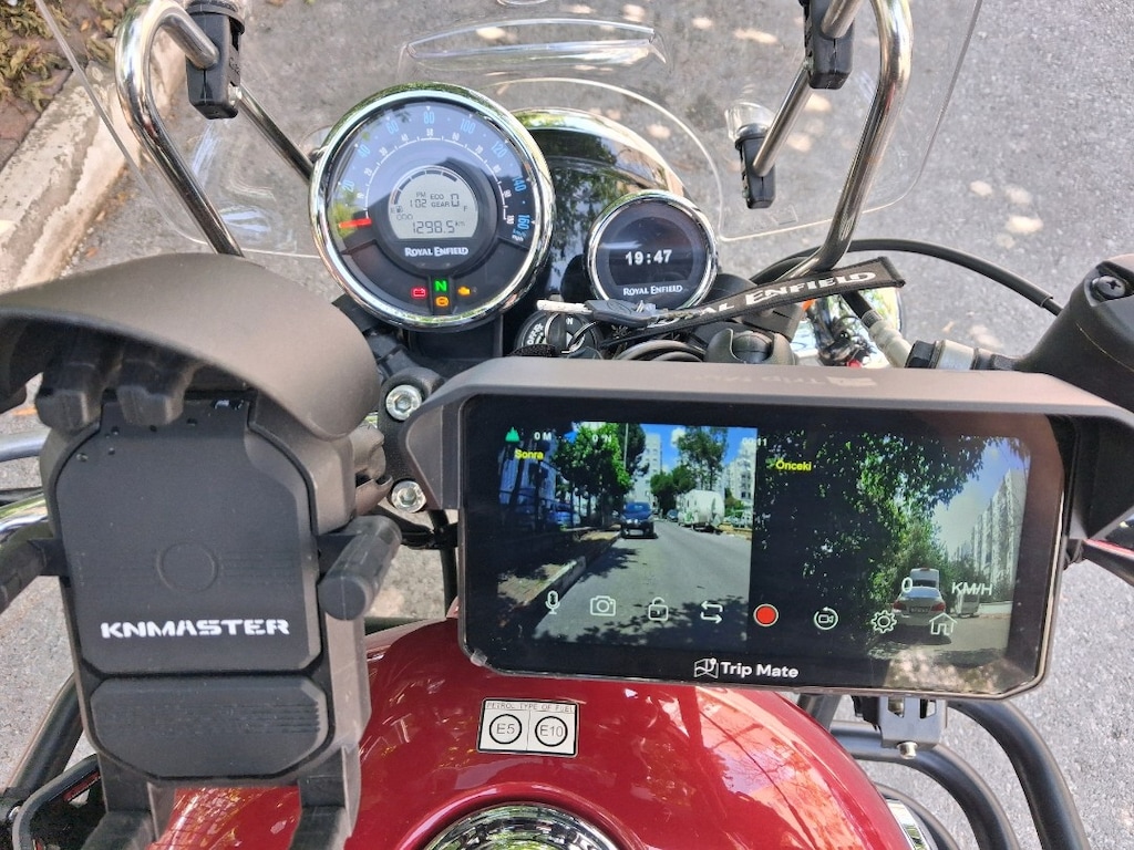 Royal Enfield Meteor 350 - 8
