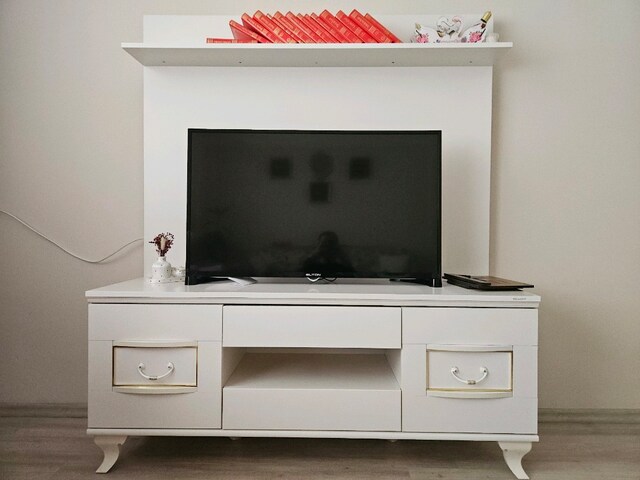 FULL HD 109 EKRAN UYDU ALICILI LCD TV