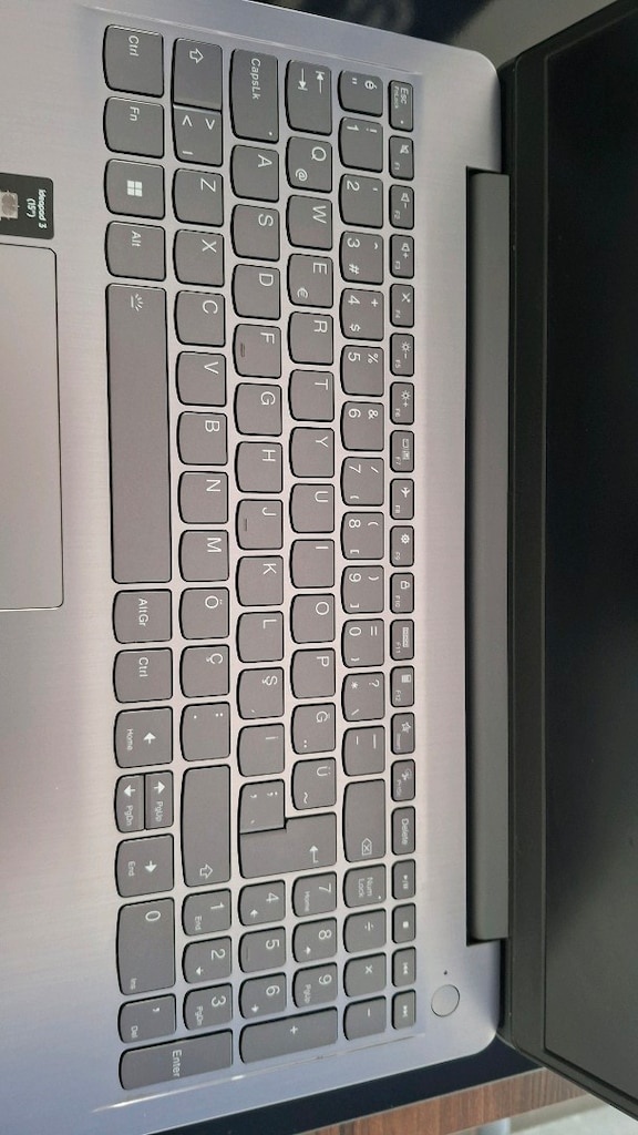 Lenovo IdeaPad 3 | i5 11. Nesil - 8 GB RAM - 256 GB SSD - 2