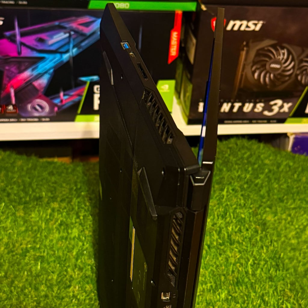 MONSTER ABRA A7 V12.4 – 17.3" 144Hz IPS / i5-10200H / 32GB RAM - 10