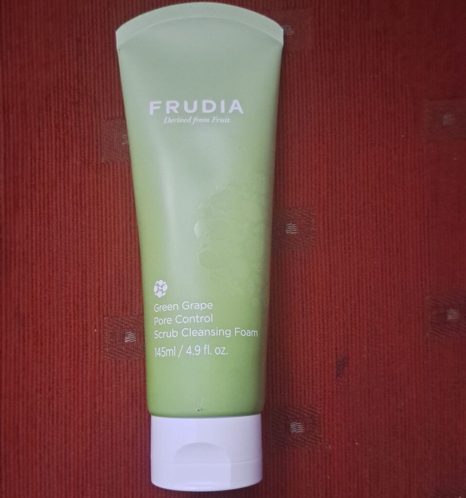 Frudia Green Grape Köpük Gözenek Kontrol Temizleyici 145 ml - 2
