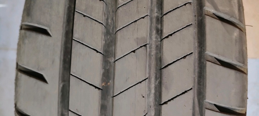 225/65/17 BRIDGESTONE - 11