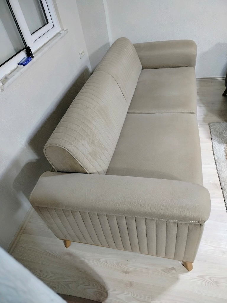 koltuk takımı 3 lü 3 adet en başlıklar dahiln230 cm oturma alanı 180 - 3