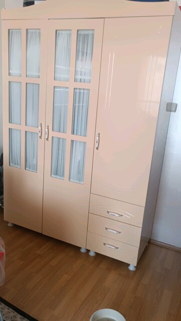 Temiz kullanılmış yavrulu bazalı özel yapım genç odası