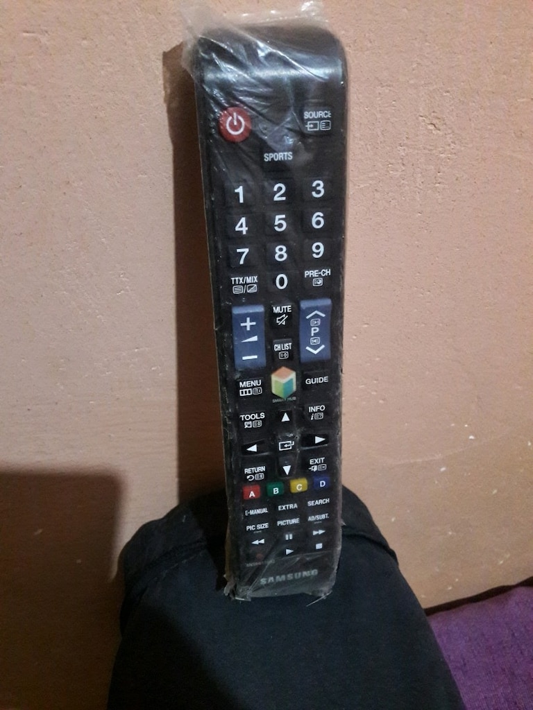 SAMSUNG İNTERNETLİ TV UYDULU 82 EKRAN OVAL EKRAN TEMİZ - 4