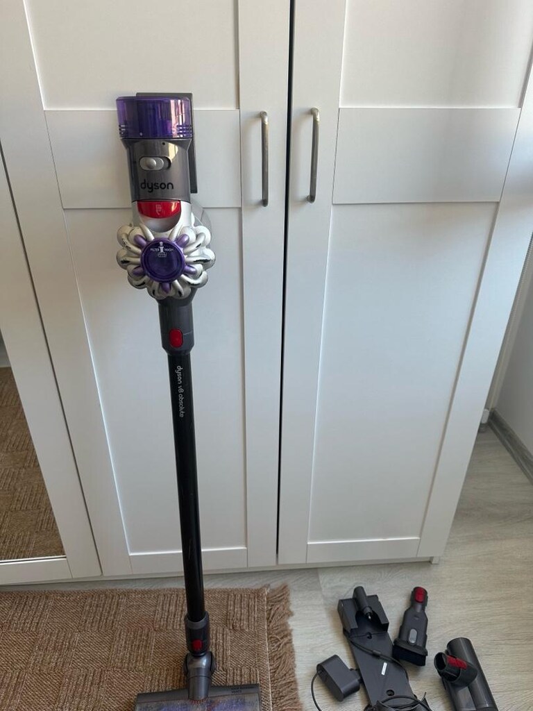 dyson v8 - 4