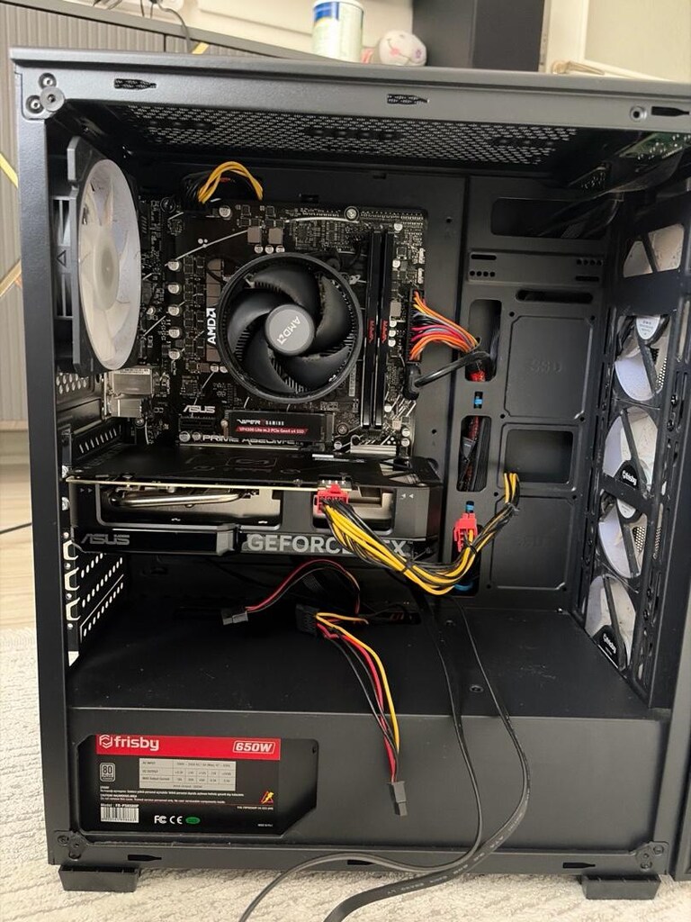 RTX 4060Ti 8 GB/ Ryzen 5 7600/ 32 GB DDR5 6000 Mhz Gaming PC - 7