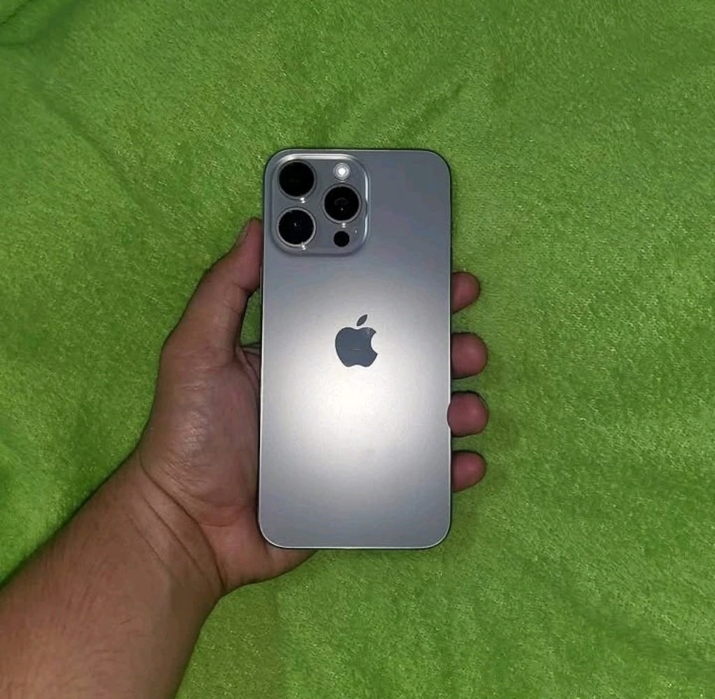 Sorun Sıkıntısız İPhone 15 Promax