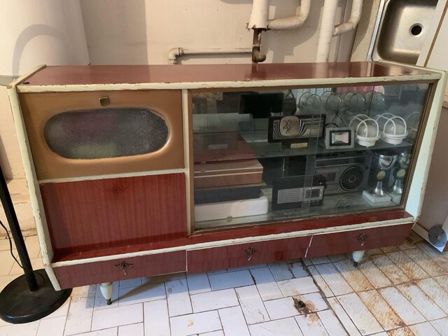 büfe dolap aynalı vintage formika