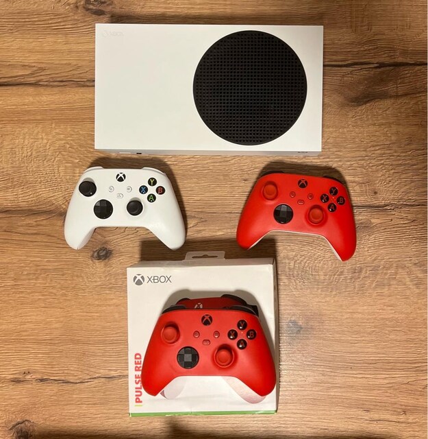 XBOX Series S 512GB + 3 Kol