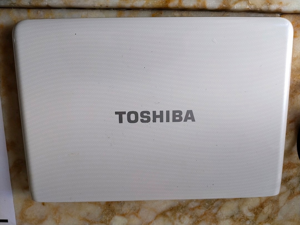 Arızalı Toshiba Laptop - 2