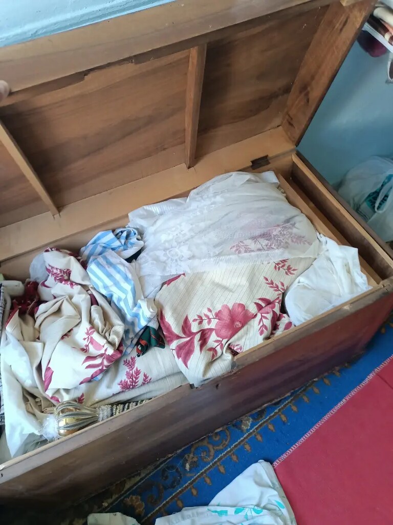 Çok eski sandık en az 70 yıllık ceviz ağacından. - 6