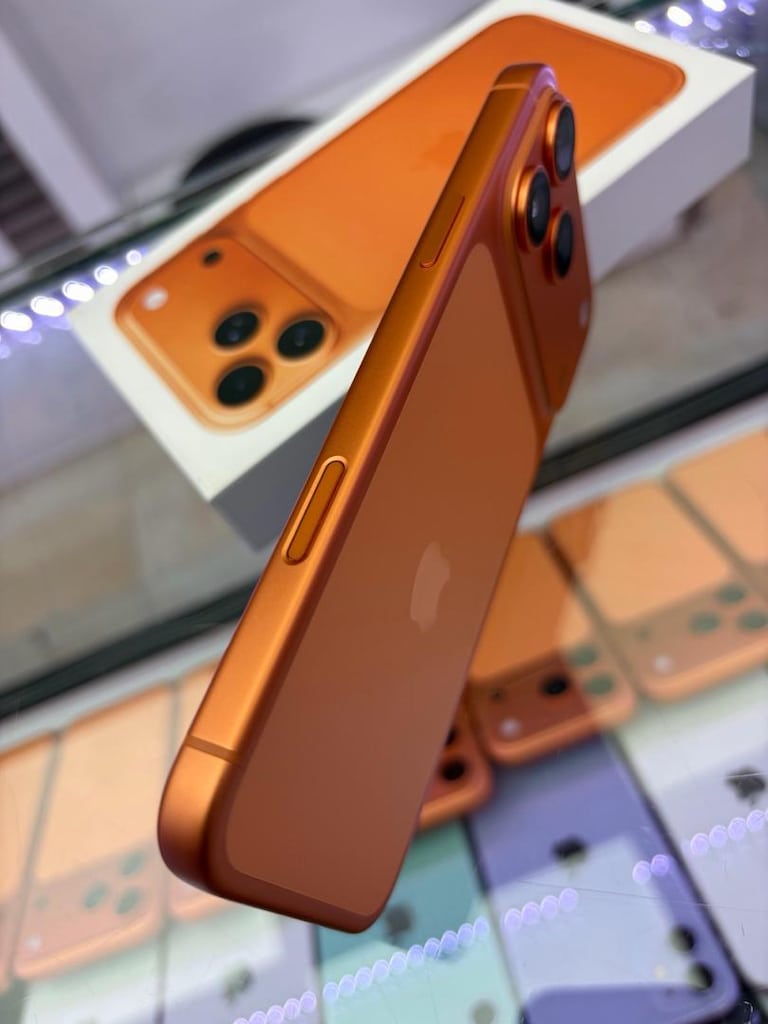 iPHONE 17 PRO MAX 512 GB 12 AY TÜRKİYE GARANTİLİ SIFIR GİBİ HATASIZ - 4
