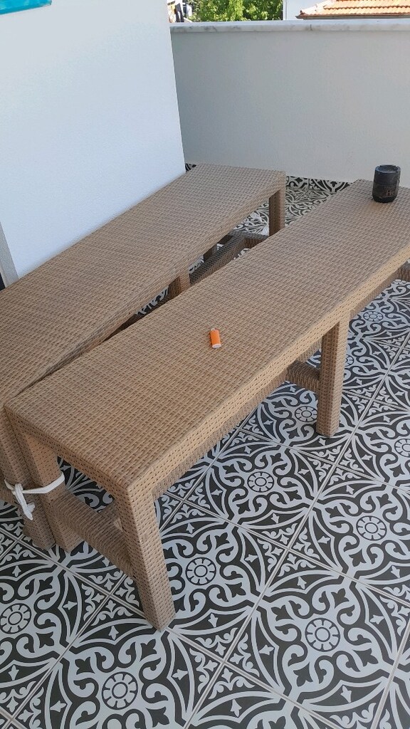 mudo markalı iki adet tabureye var üzerinin cam aparatı var temiz - 10