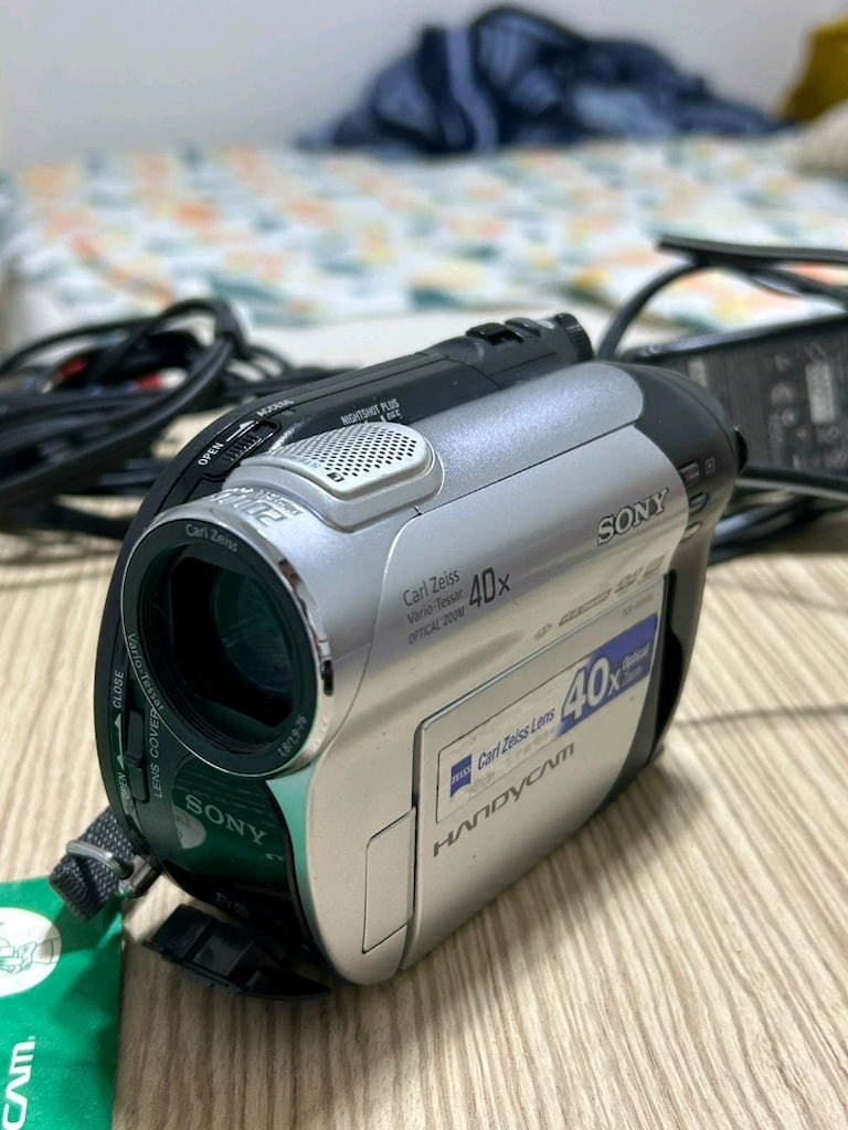 SONY DCR DVD 106 E - 10