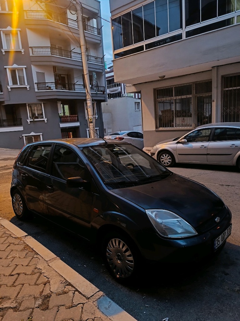 Sahibinden Değişensiz Otomatik Ford Fiesta Klimalı 1.4 Dizel 2005 MdL - 2