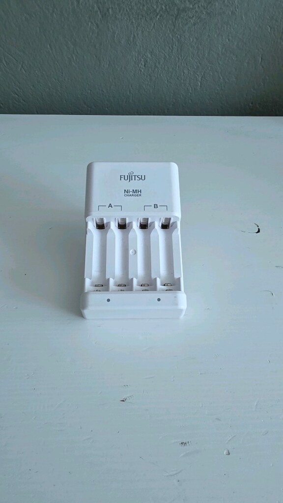 FUJITSU Nİ-MH PİL ŞARJ CIHAZI - 4