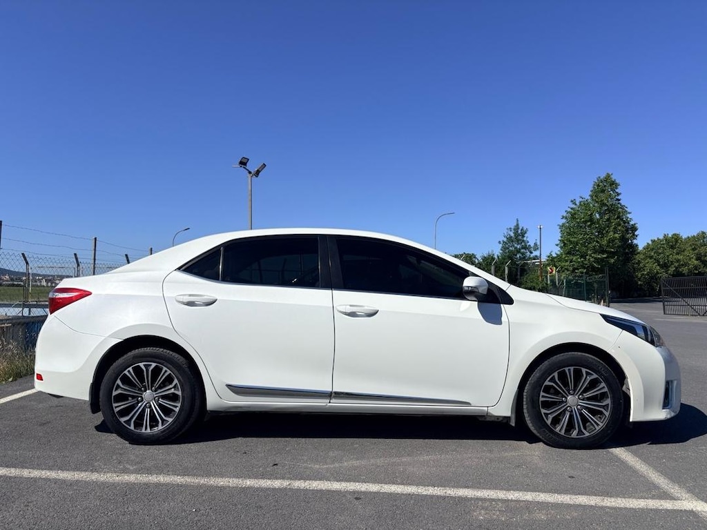 Toyota Corolla 2015 1.33 - 6