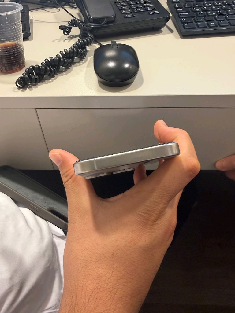 Iphone 15 Pro 256 GB - 2