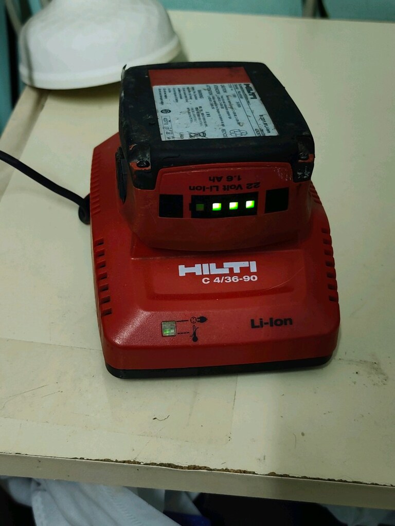 Hilti batarya - 9