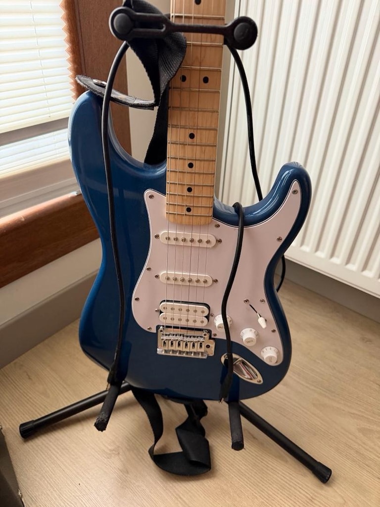 fender standart elektro gitar - 2