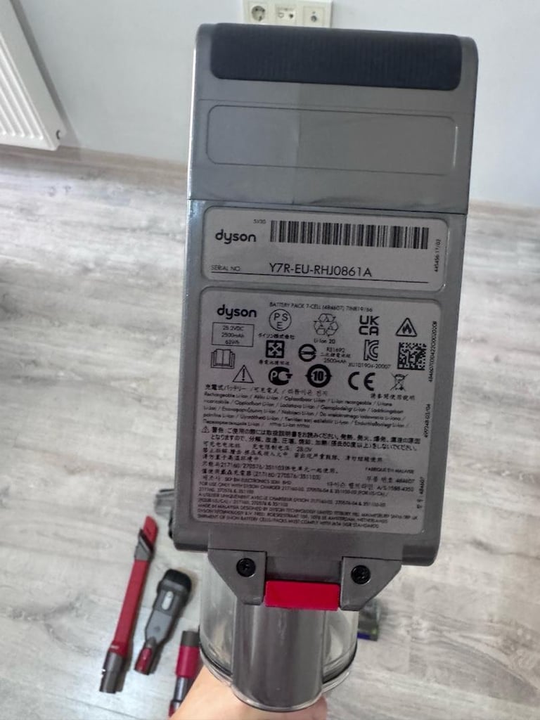 Dyson V12 - 3