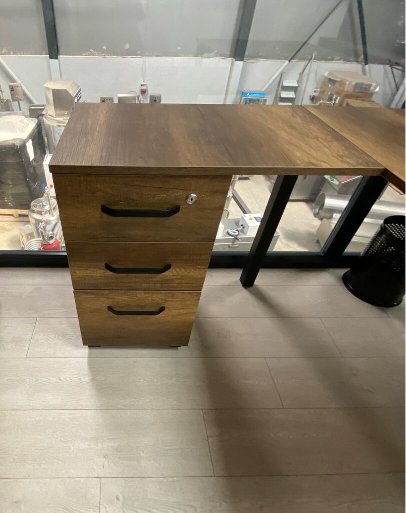 L Tipi Ahşap Desenli Ofis / Çalışma Masası (Kilitli Kesonlu) - 2