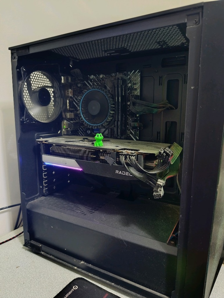 Asus RX 6700 XT + i5 12400F li sistem - 2