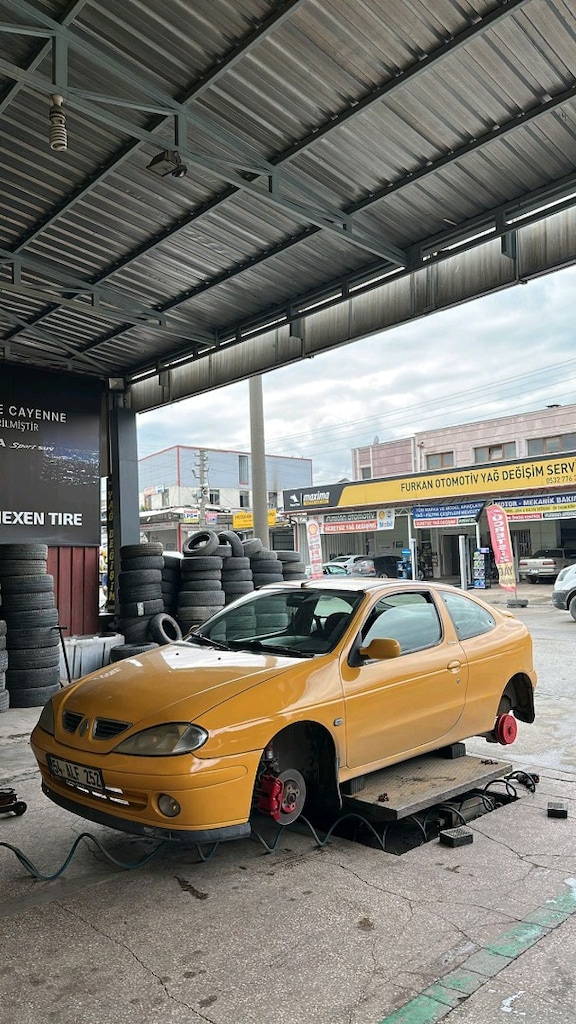 Renoult Megane 1 Coupe 2000 model 1.6 - 5
