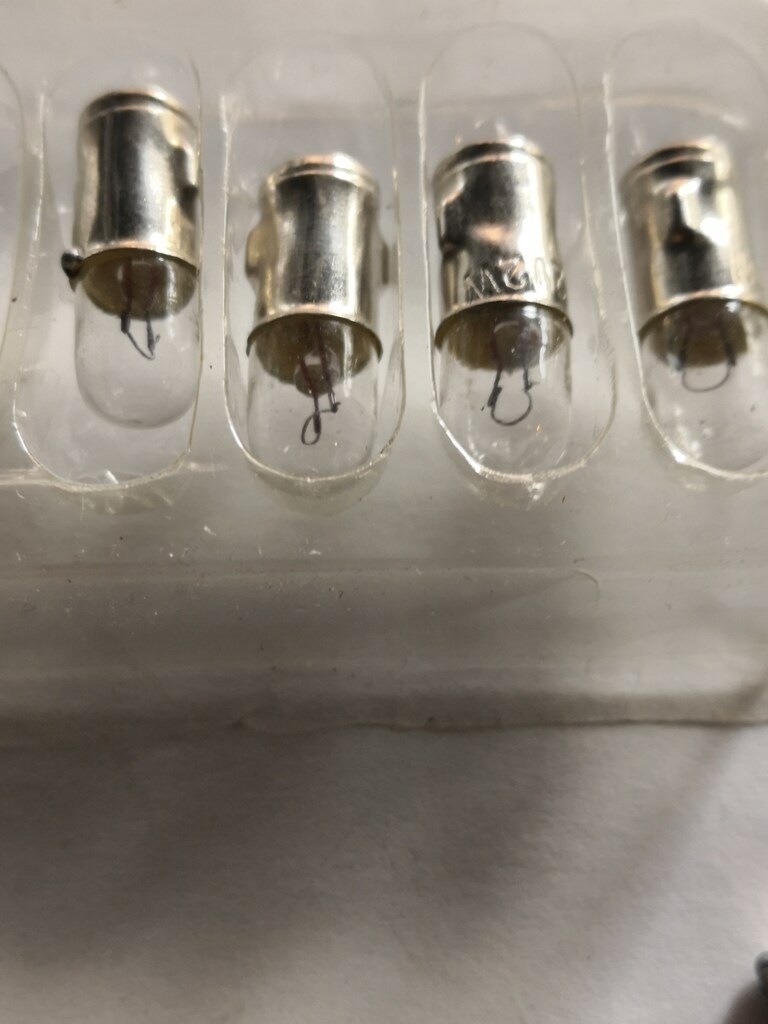 12V,,2W,,T6,5,ampul,tanesi 35₺ - 2