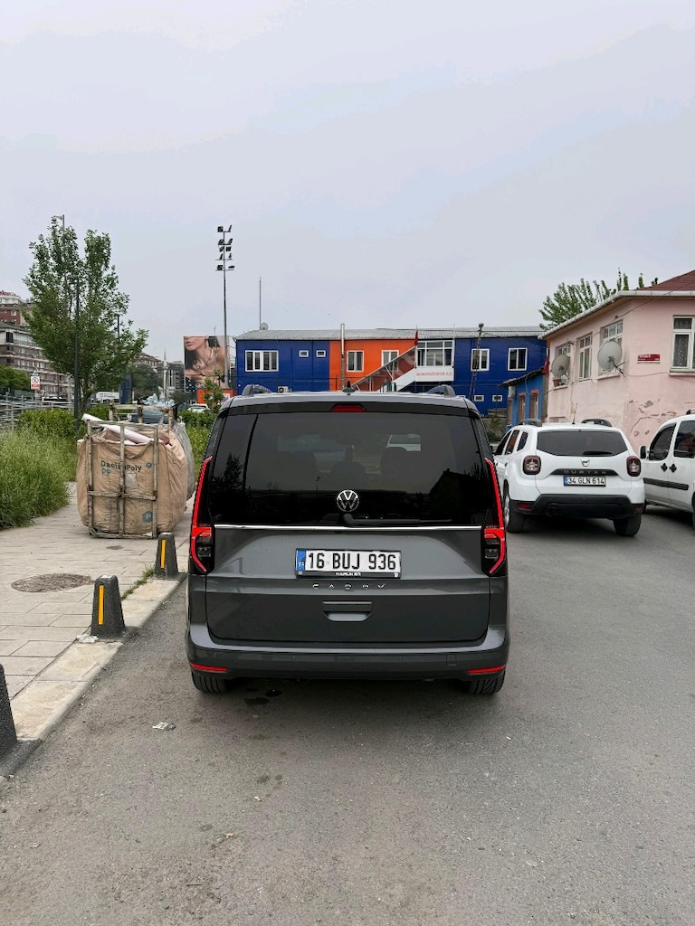 2024 VW Caddy Style Cam Tavanlı | Füme | 54.000 KM | Hatasız Boyasız - 2
