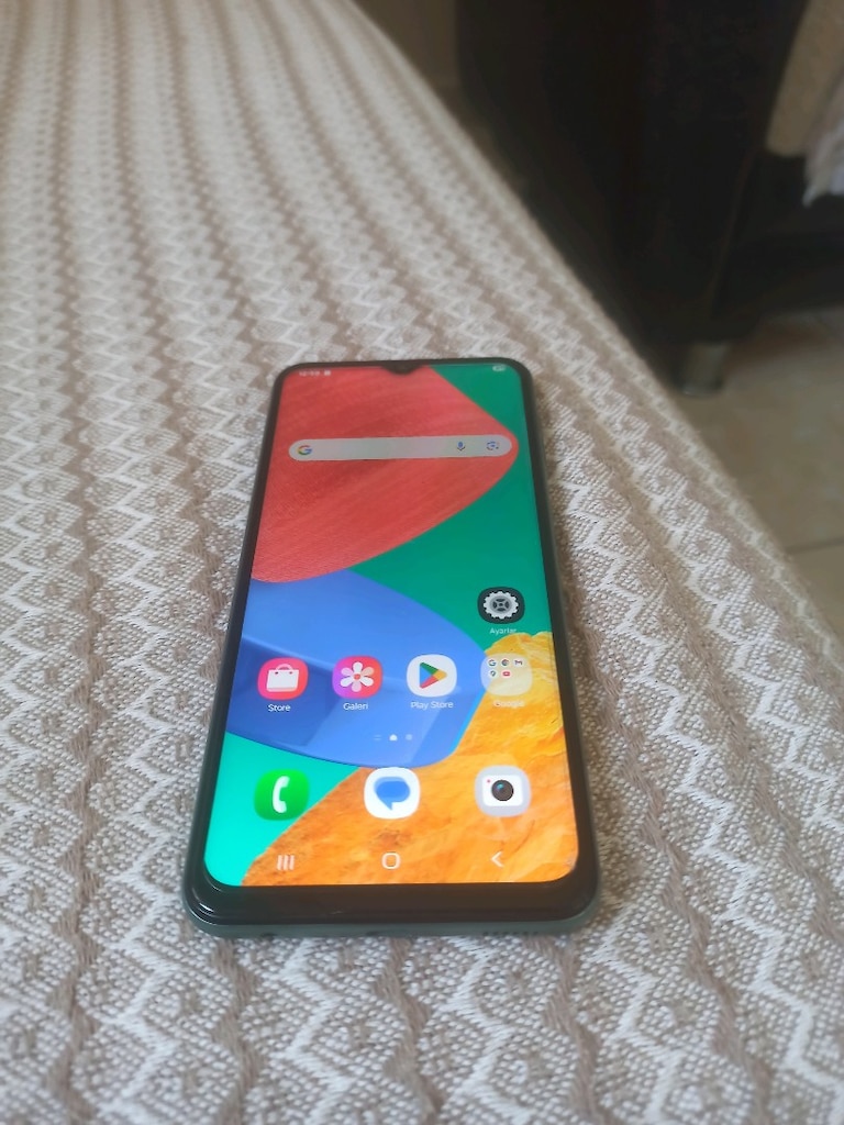 Türkiye cihazı Samsung M33.6 rem 128 hafıza.arada bir şebeke gidiyor - 2