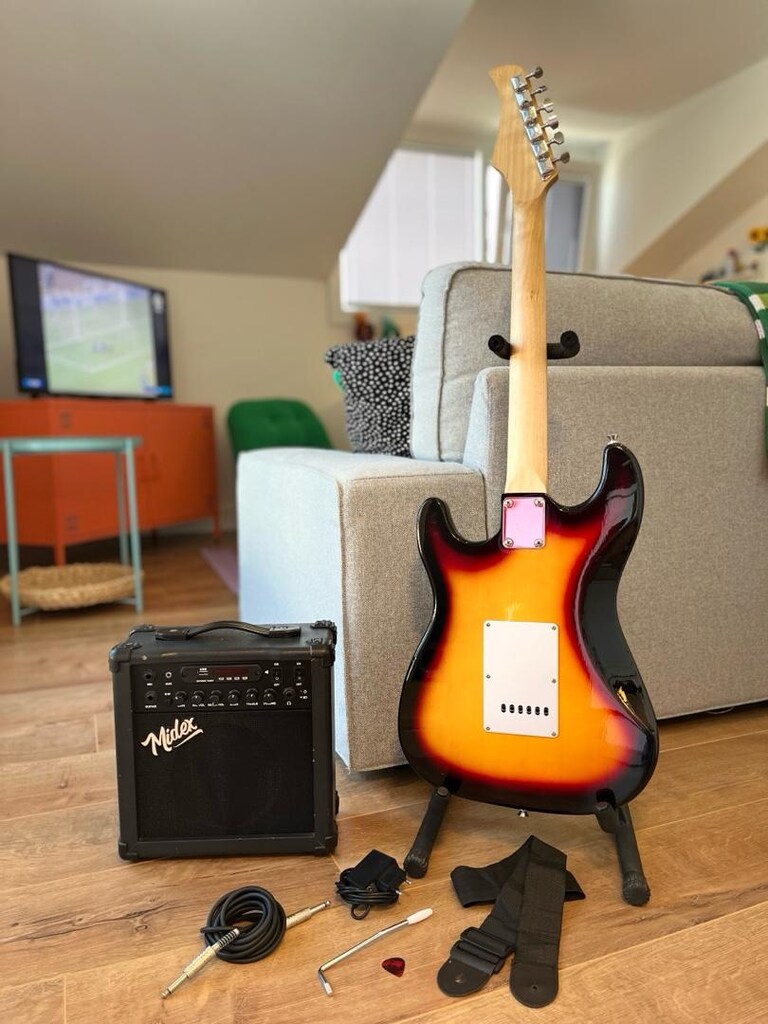 FULL SET MUSIC STATION SSS STRAT ELEKTRO GİTAR + MİDEX 25BTU AMFİ - 10