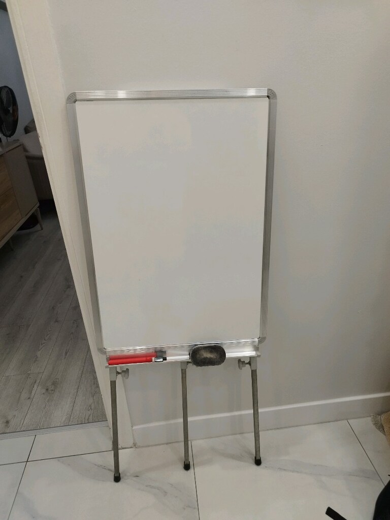 çok iyi durumda 50*70 beyaz yazı tahtası - 2