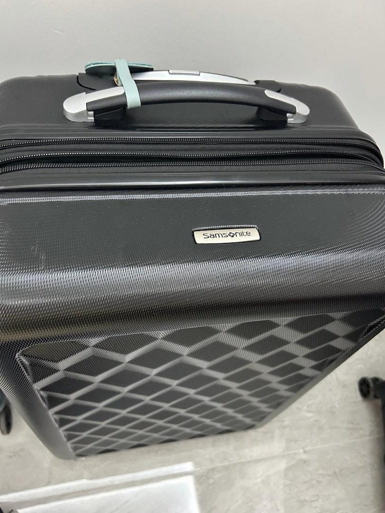 Samsonite orta boy siyah valiz