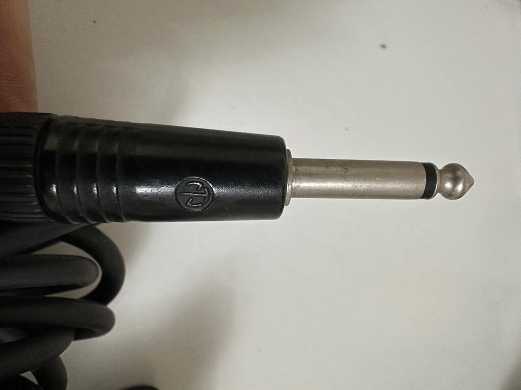 Behringer DI100 Tek Kanallı Aktif DI Box (Batarya/Phantom Power Destek - 3